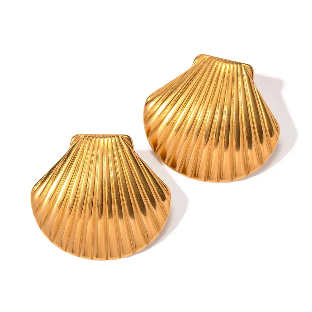 HAZEL™ | Seashell Studs