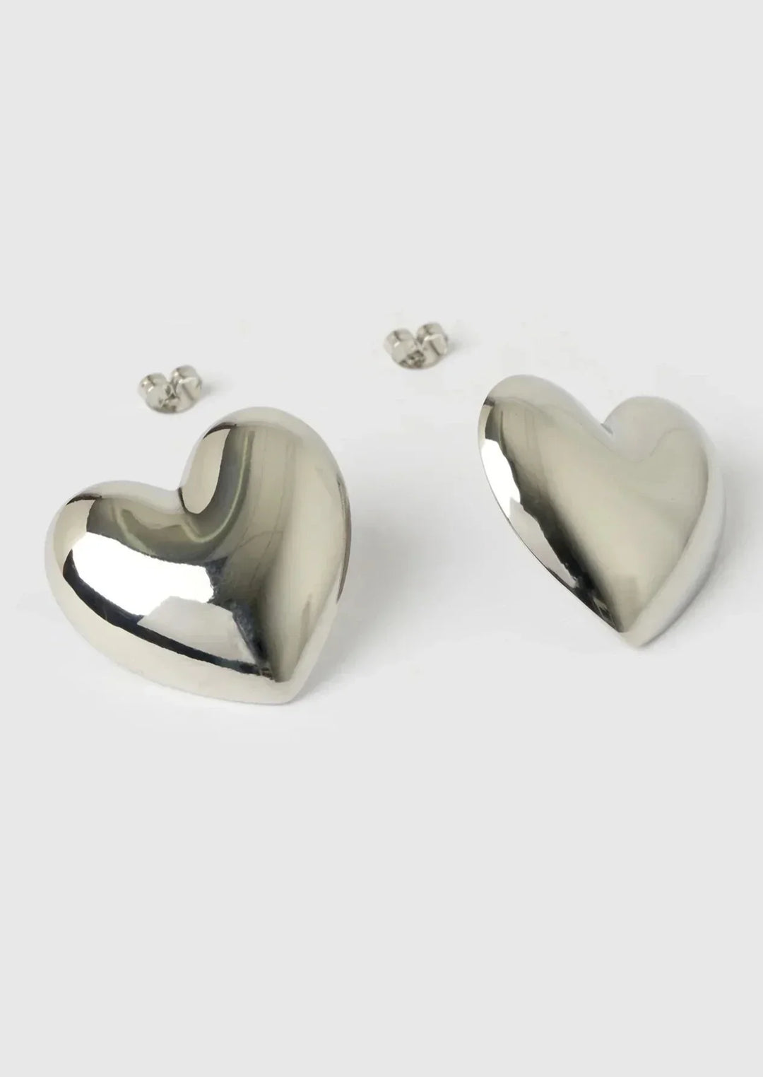 SELIA™ | Heart-Shaped Studs