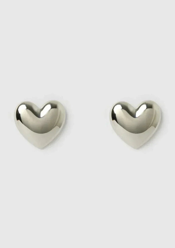 SELIA™ | Heart-Shaped Studs