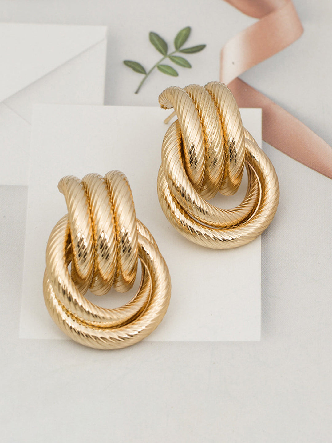 KYRELL™ | Textured Twisted Studs