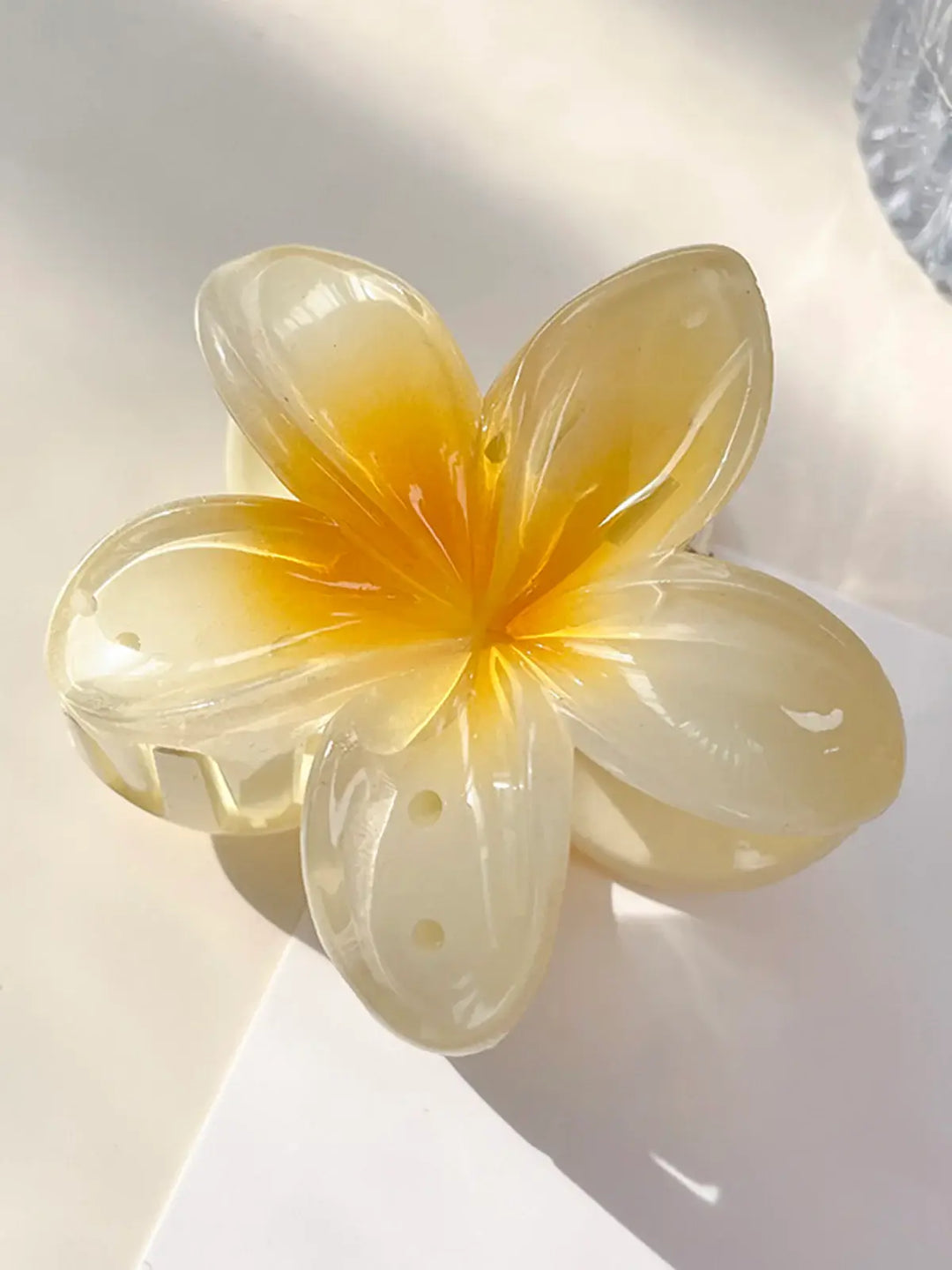 MAEVYN™ | Glossy Flower Hairclip