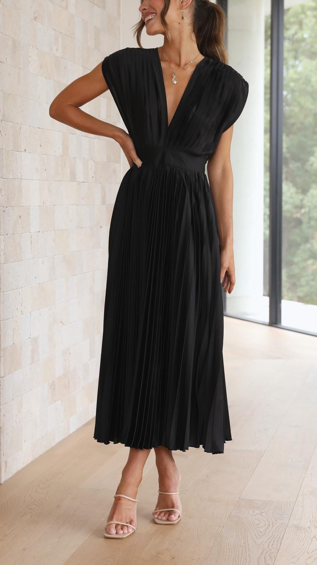 SIENNA™ | Elegant Party Dress with Plunging V-Neckline