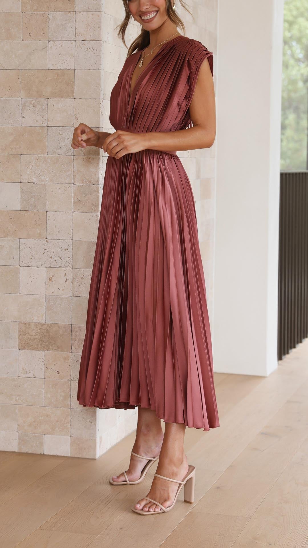 SIENNA™ | Elegant Party Dress with Plunging V-Neckline