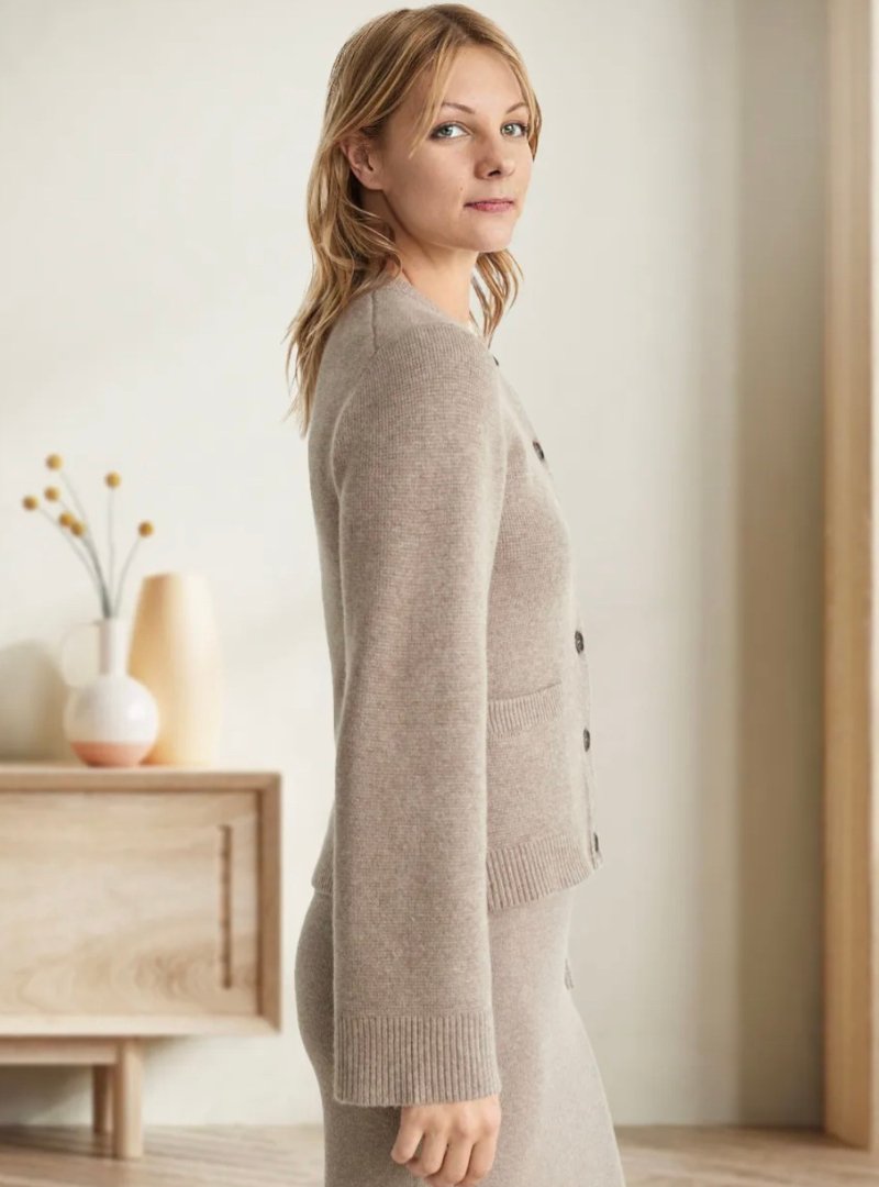 LINDA™ | Cardigan with Button Closure and Elegant Cut
