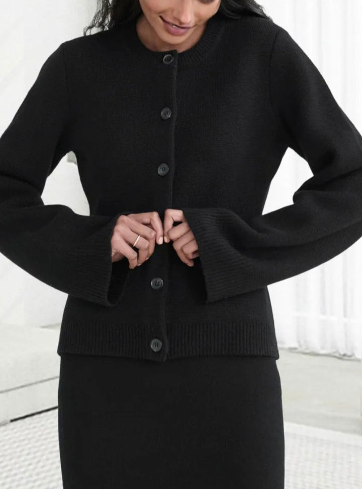 LINDA™ | Cardigan with Button Closure and Elegant Cut