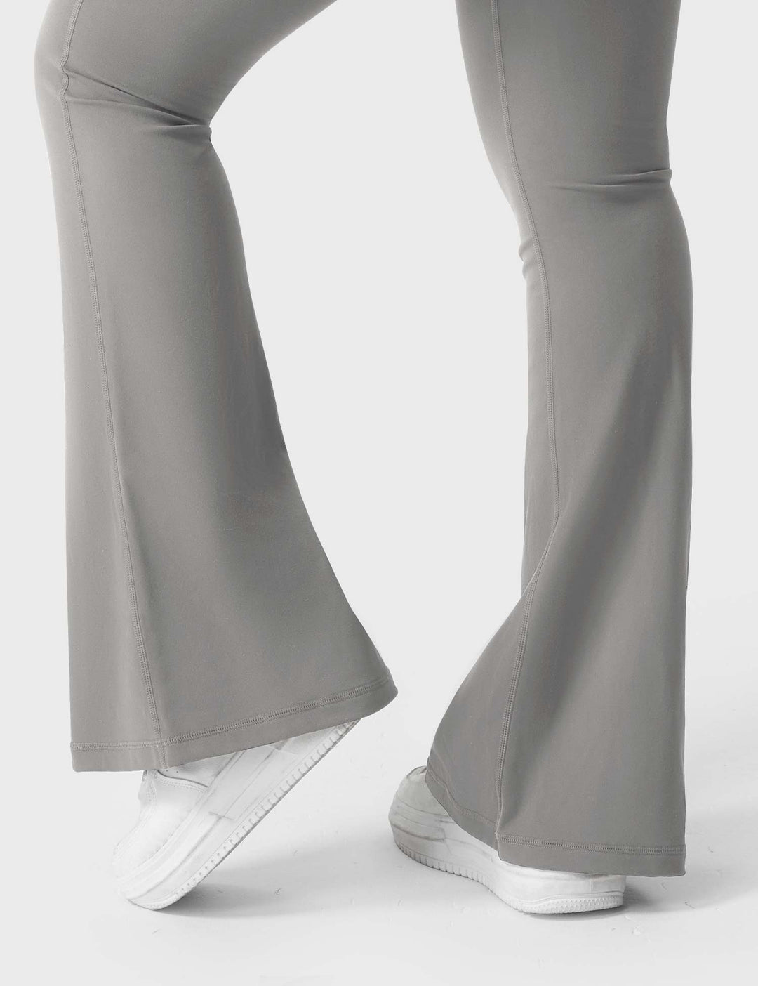BRITTANY™ | 30" Flared Leggings with Pockets